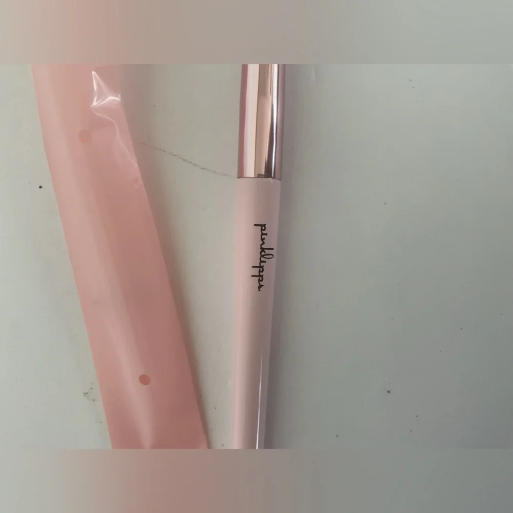 Pink Lipps Setting Powder Brush NWT